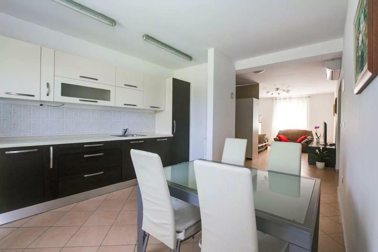 Apartment Vitalia 2+2 Poreč Buitenkant foto